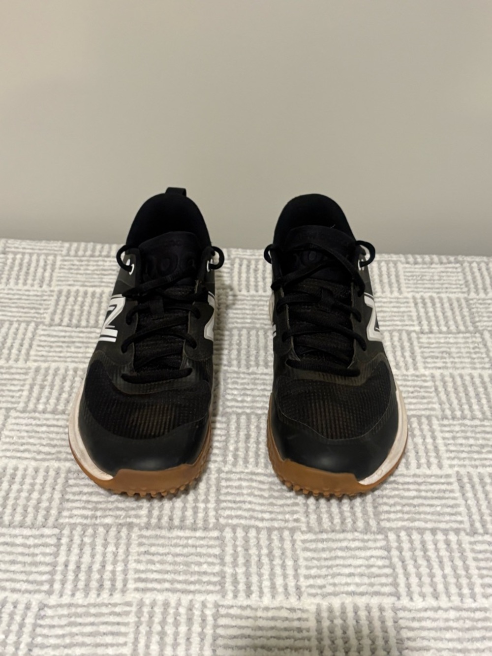⚾️ New Balance Men’s Black & White Baseball Turf - Picture 2 of 5